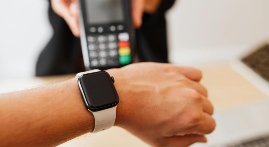 أيهما أفضل، باي بال أم بايونير