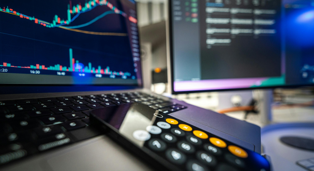 الفرق بين الاستثمار طويل الأمد والتداول السريع